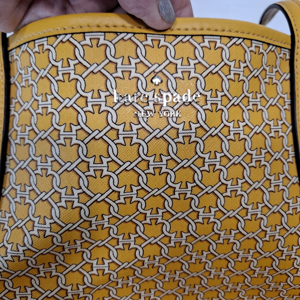 Kate Spade New York Yellow Link Tote - Picture 11 of 16